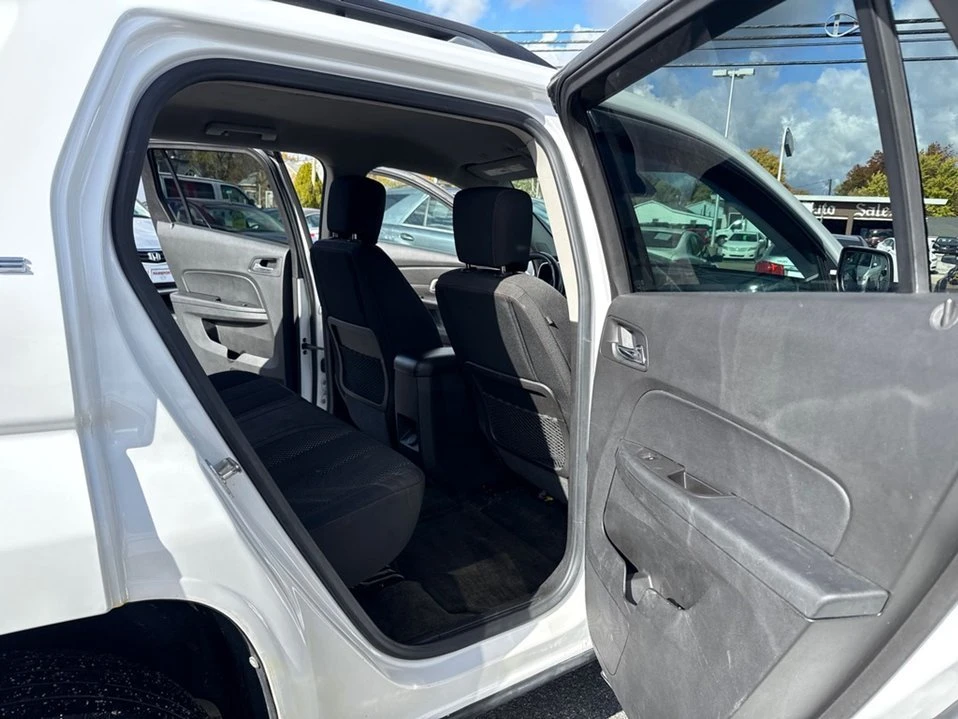 2017 GMC Terrain - Image 10 of 13