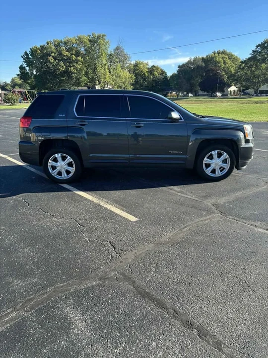 2017 GMC Terrain - Image 2 of 11