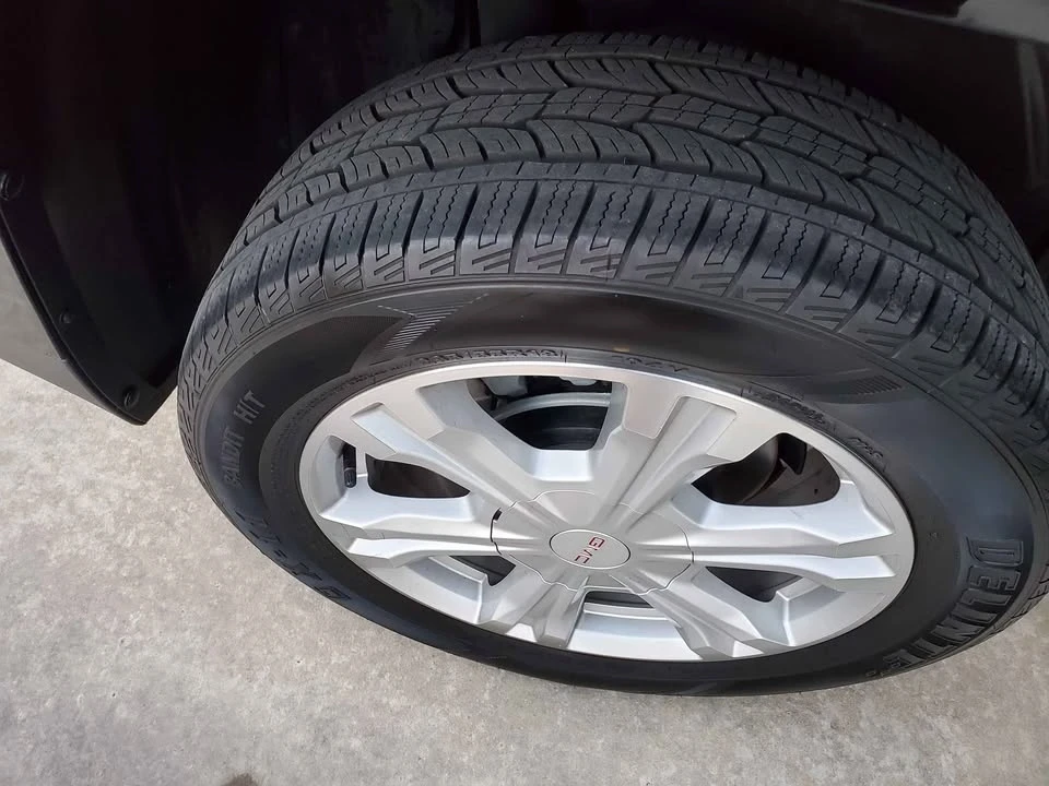 2017 GMC Terrain - Image 9 of 18