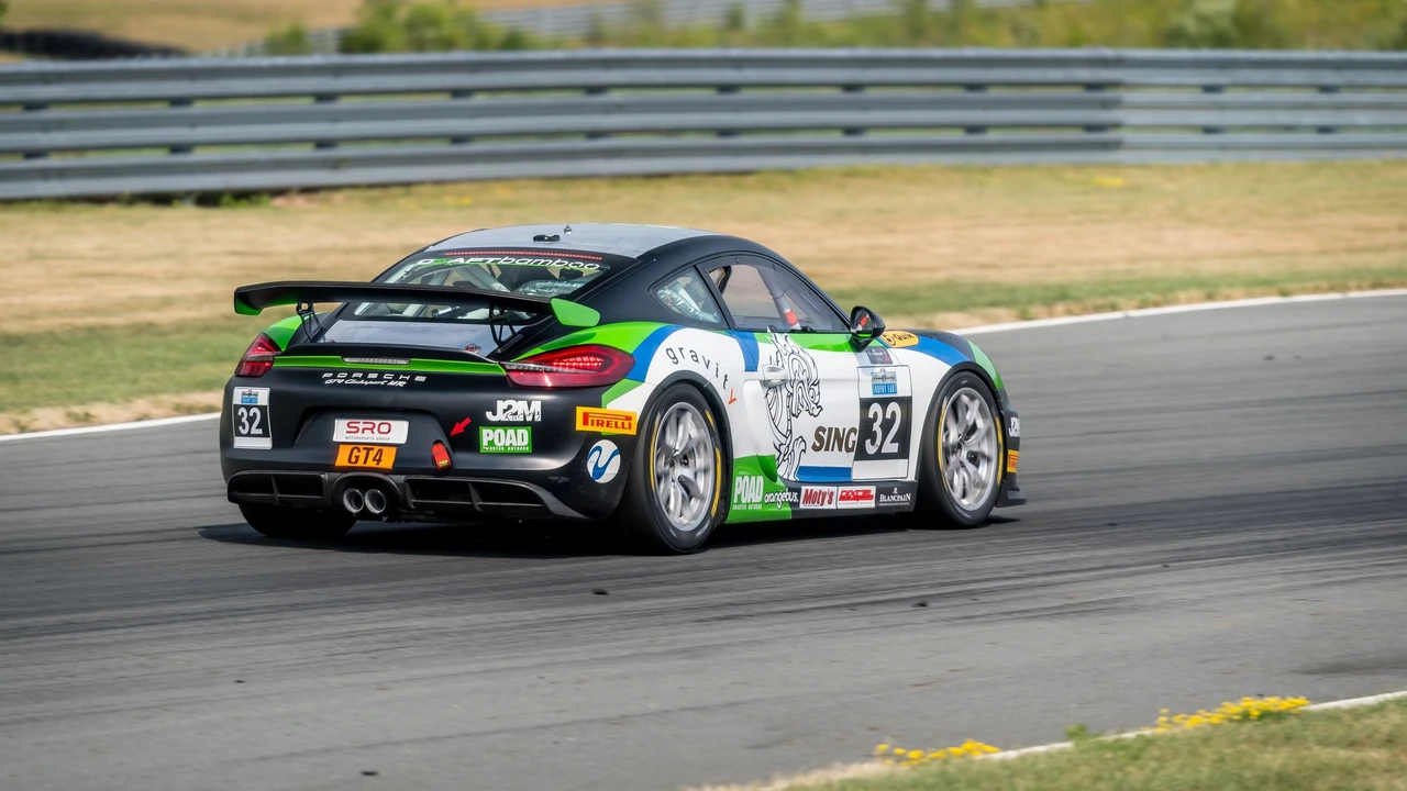 2018 Porsche 981 Cayman GT4 Clubsport - Image 25 of 31