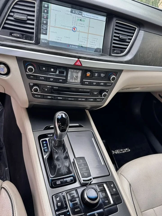 2017 Genesis G80 - Image 8 of 12