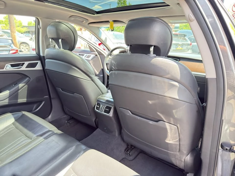 2017 Genesis G80 - Image 16 of 19