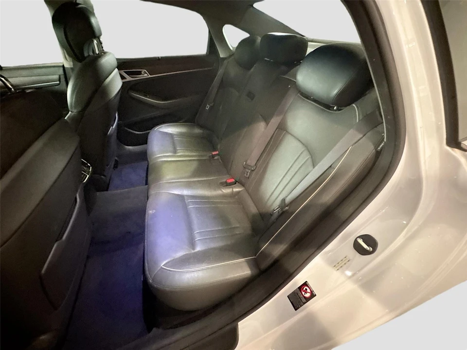 2017 Genesis G80 - Image 12 of 15