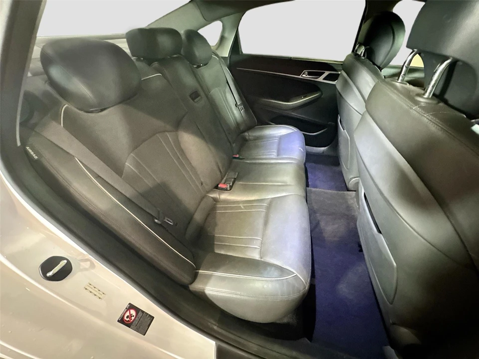 2017 Genesis G80 - Image 13 of 15