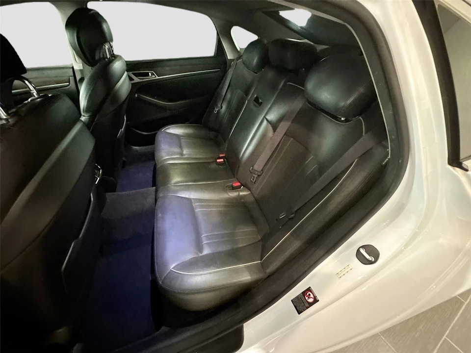 2017 Genesis G80 - Image 17 of 21