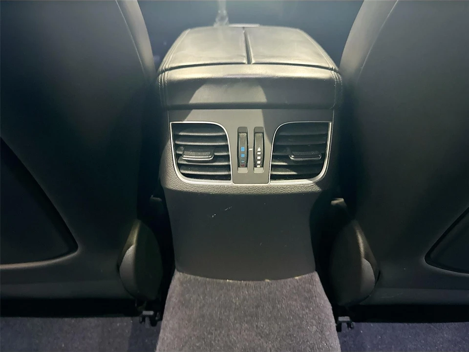 2017 Genesis G80 - Image 18 of 21