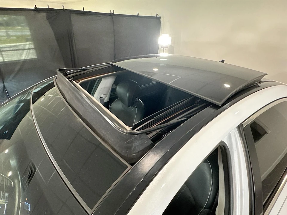 2017 Genesis G80 - Image 16 of 21