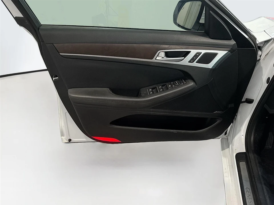 2017 Genesis G80 - Image 9 of 15