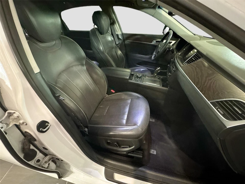 2017 Genesis G80 - Image 14 of 15