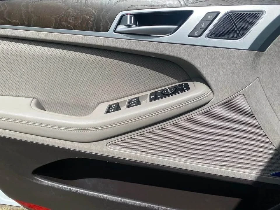 2017 Genesis G80 - Image 12 of 18