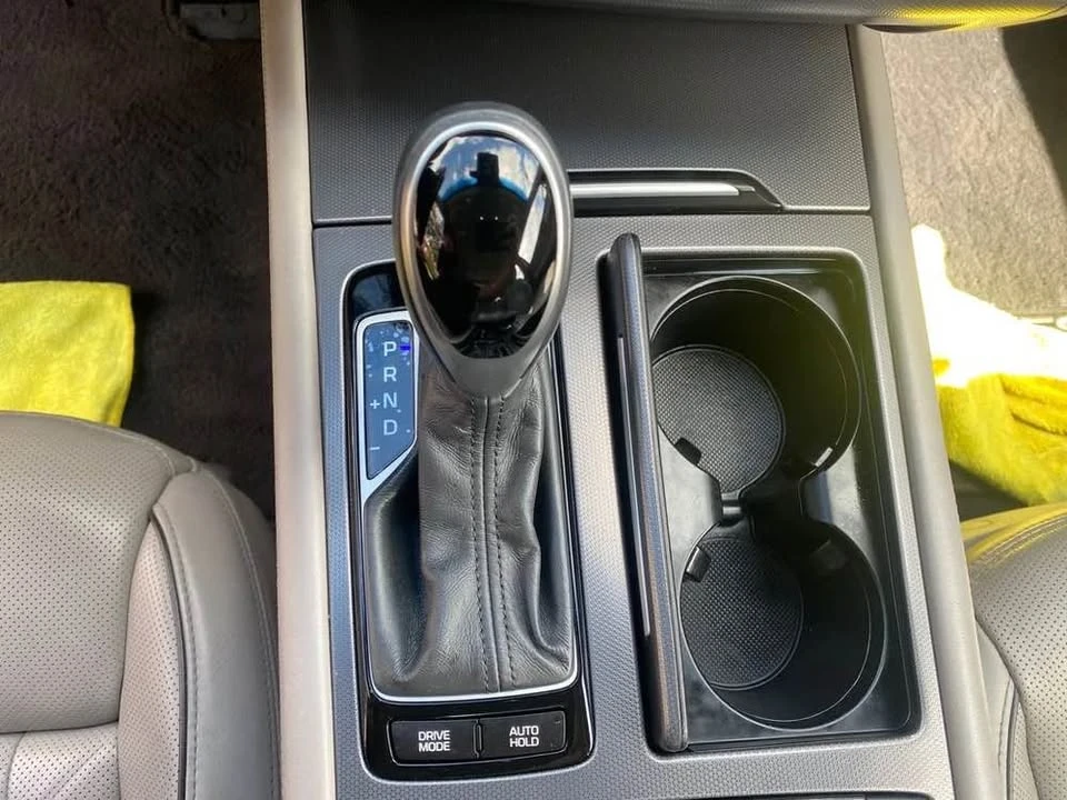 2017 Genesis G80 - Image 16 of 18