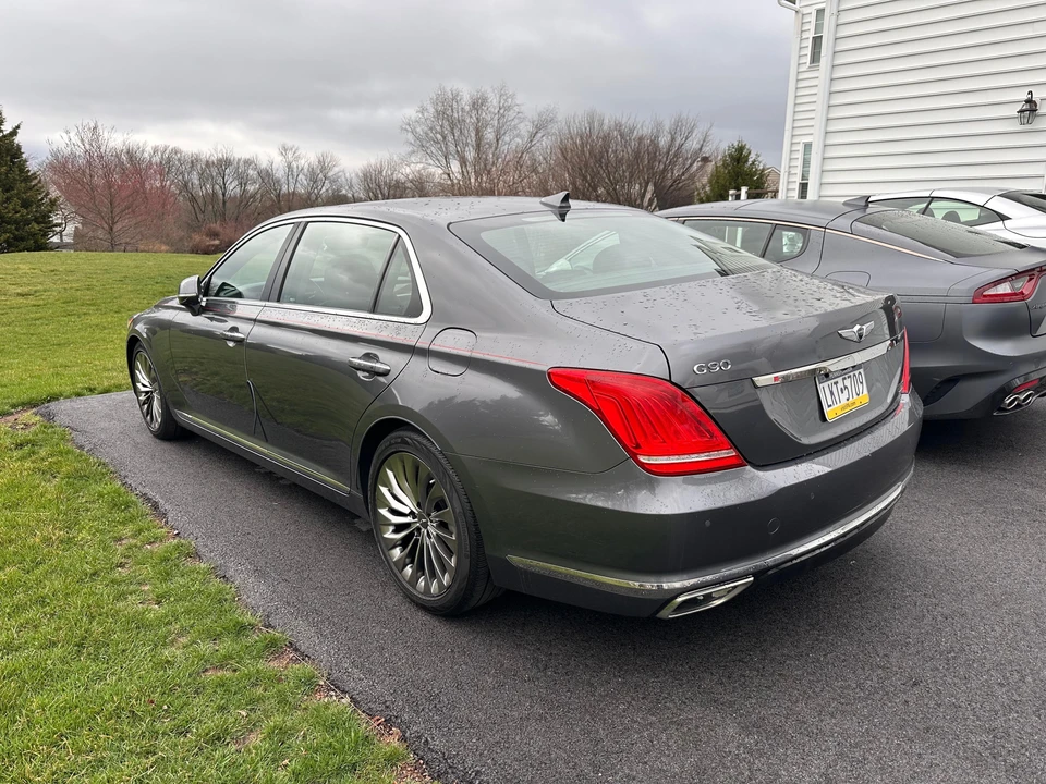 2017 Genesis G90 - Image 12 of 31