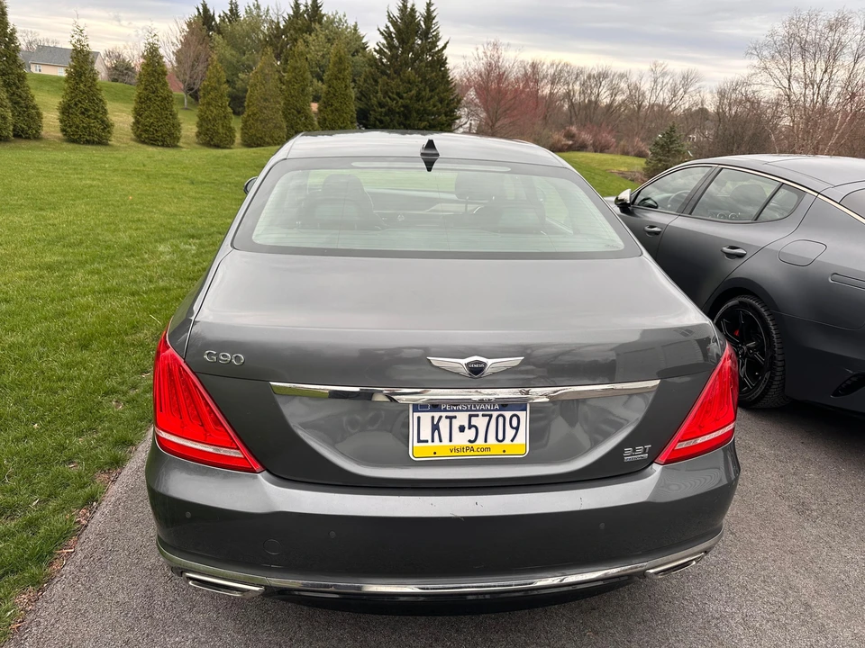 2017 Genesis G90 - Image 13 of 31