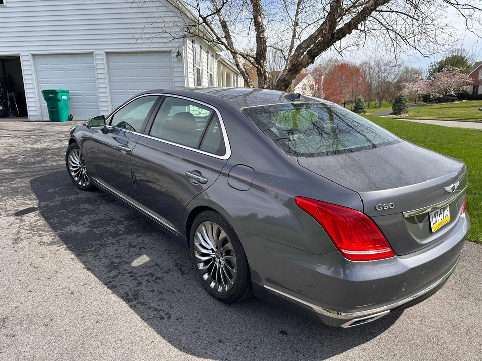 2017 Genesis G90 - Image 11 of 31