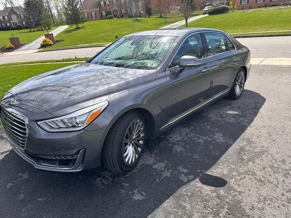 2017 Genesis G90 - Image 9 of 31