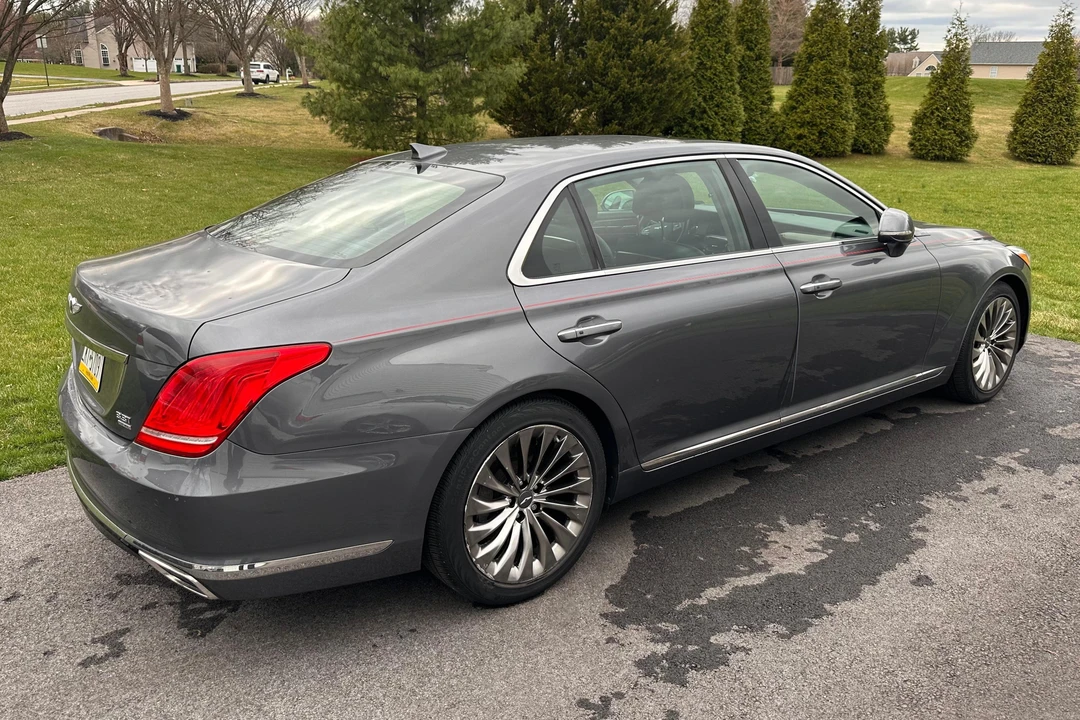 2017 Genesis G90 - Image 4 of 31