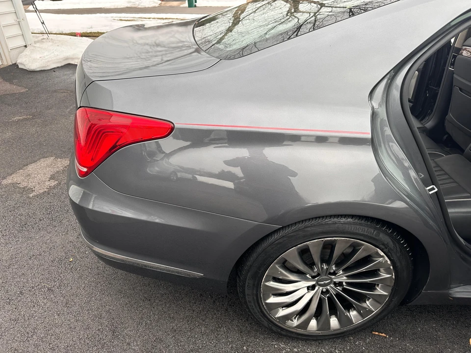 2017 Genesis G90 - Image 28 of 31