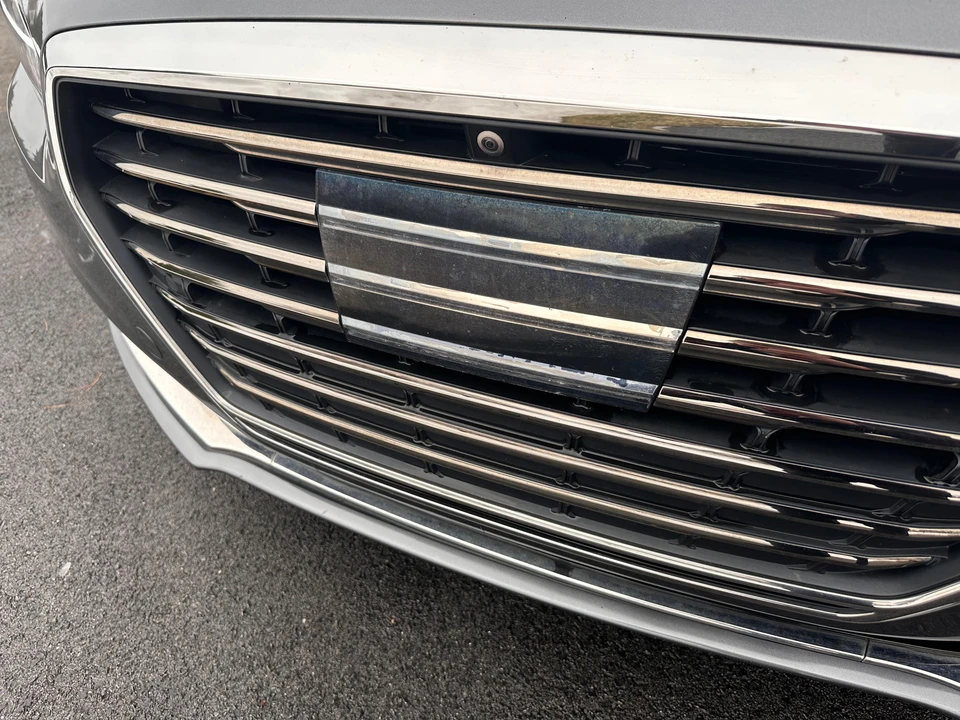 2017 Genesis G90 - Image 16 of 31