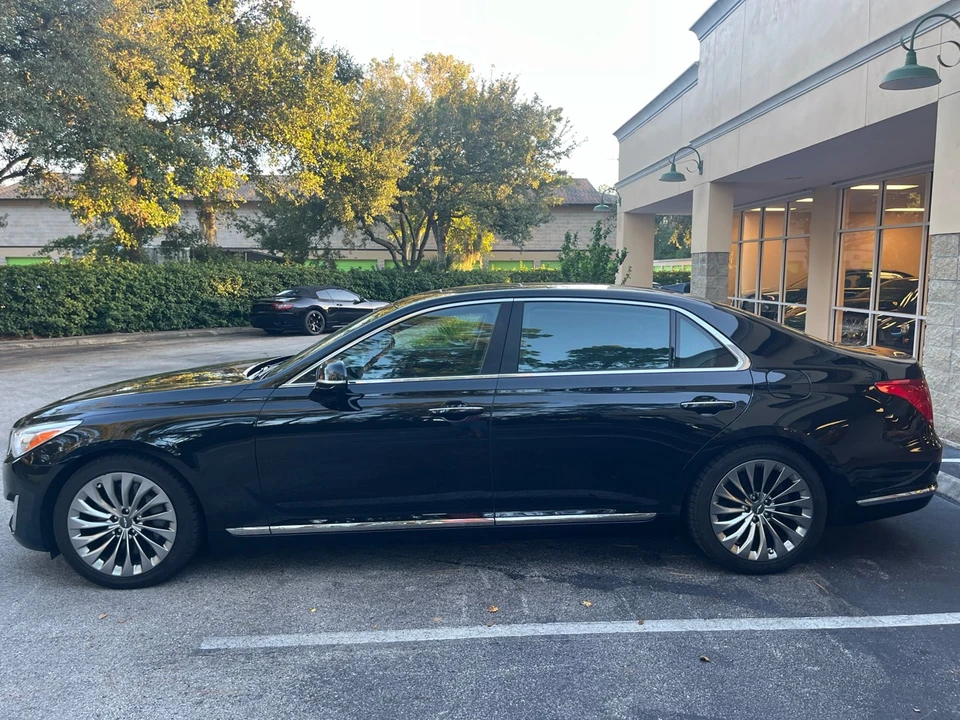 2017 Genesis G90 - Image 10 of 12