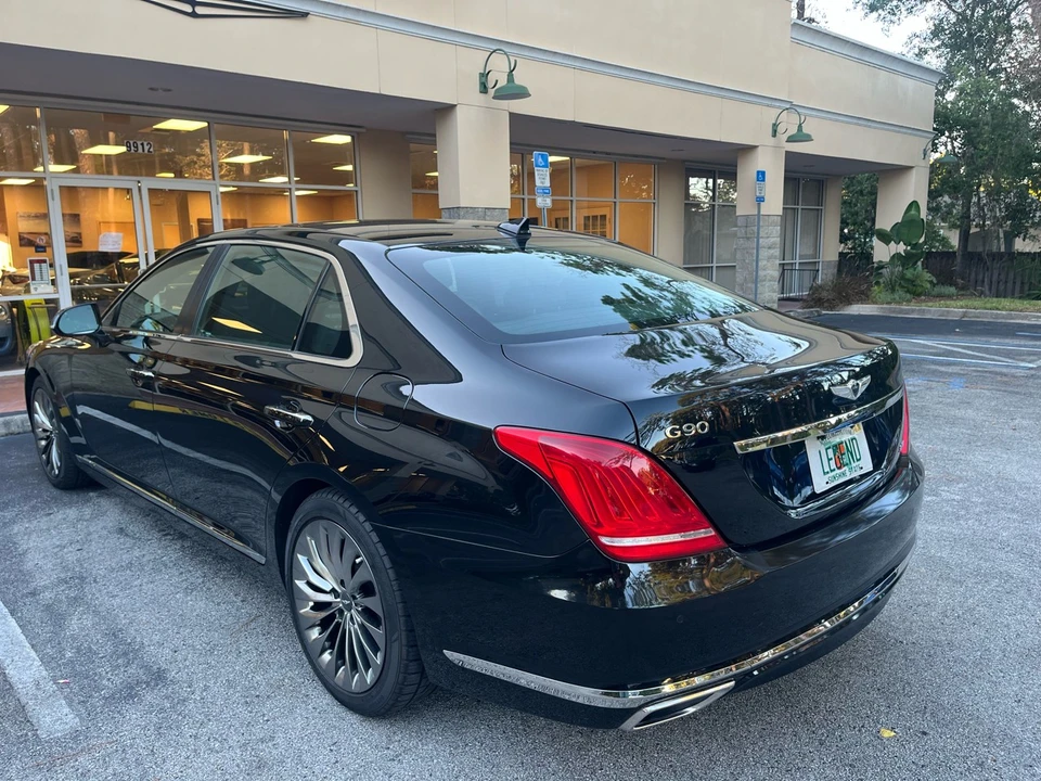 2017 Genesis G90 - Image 8 of 12