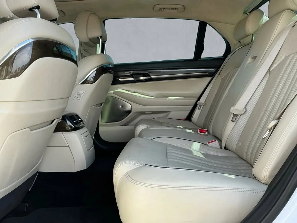 2017 Genesis G90 - Image 9 of 20