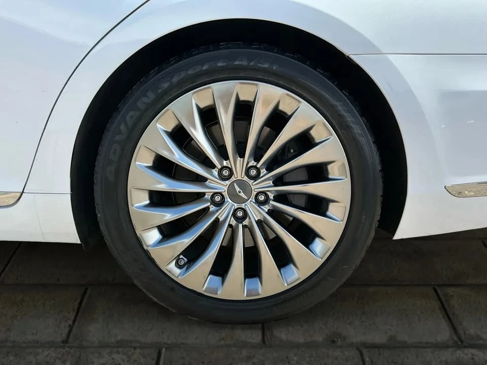 2017 Genesis G90 - Image 12 of 20