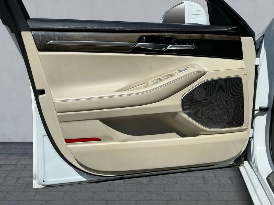 2017 Genesis G90 - Image 7 of 20