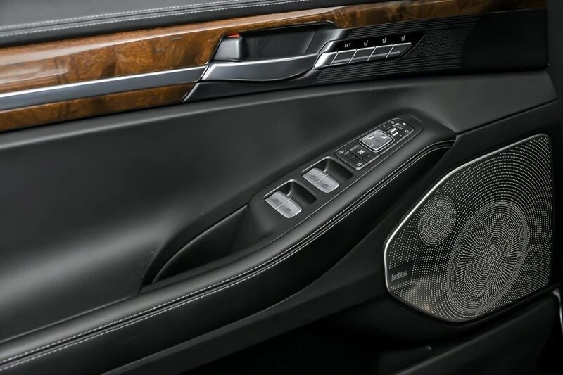 2017 Genesis G90 - Image 15 of 21