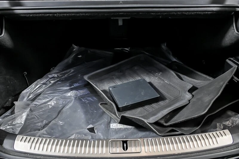 2017 Genesis G90 - Image 13 of 21