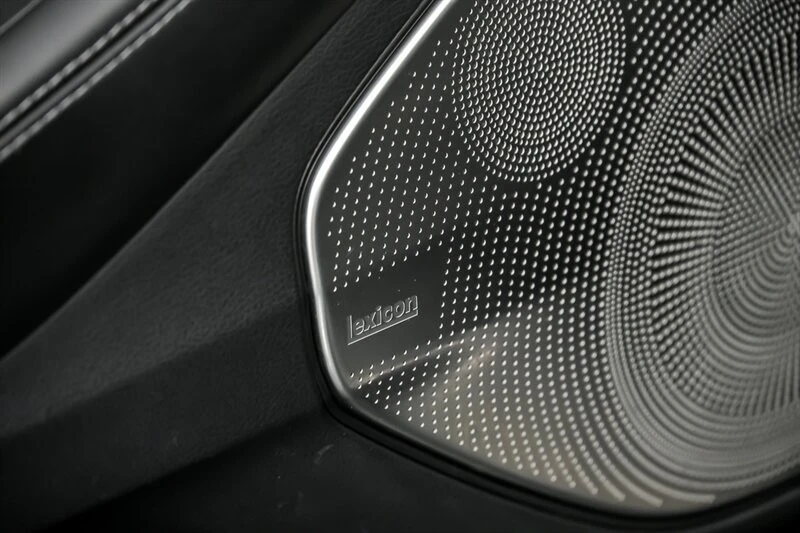 2017 Genesis G90 - Image 17 of 21