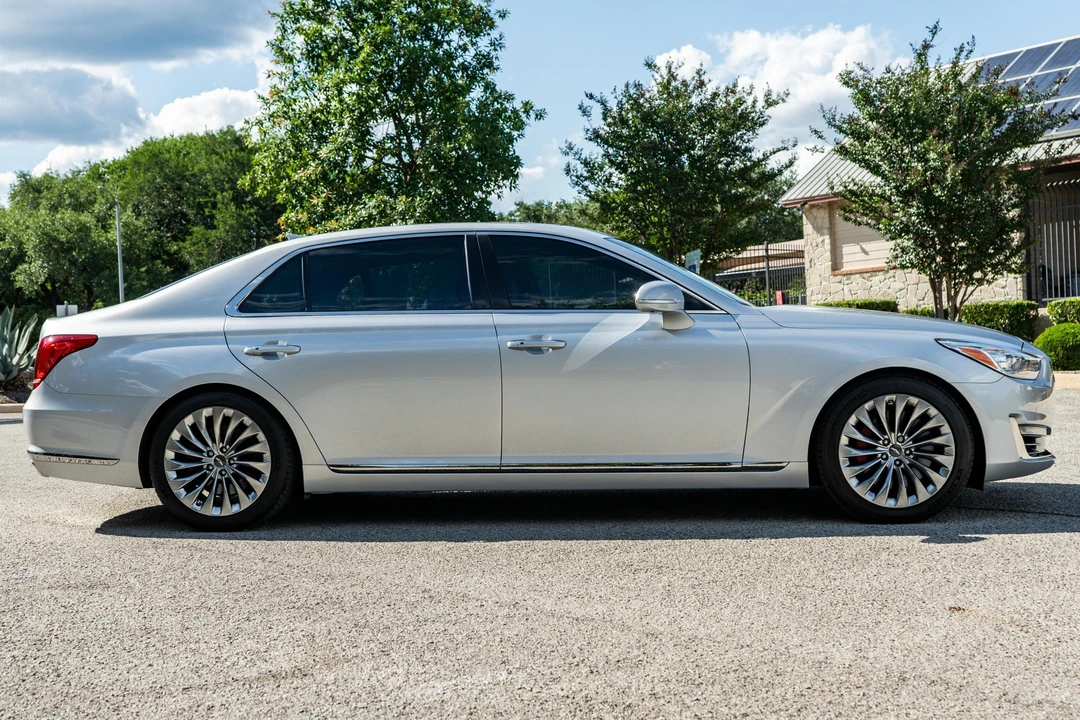 2017 Genesis G90 - Image 3 of 31