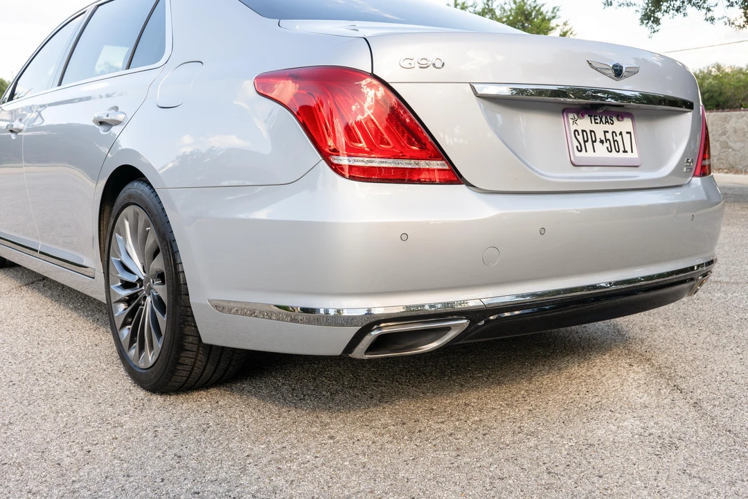 2017 Genesis G90 - Image 16 of 31