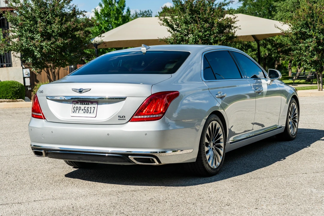 2017 Genesis G90 - Image 7 of 31