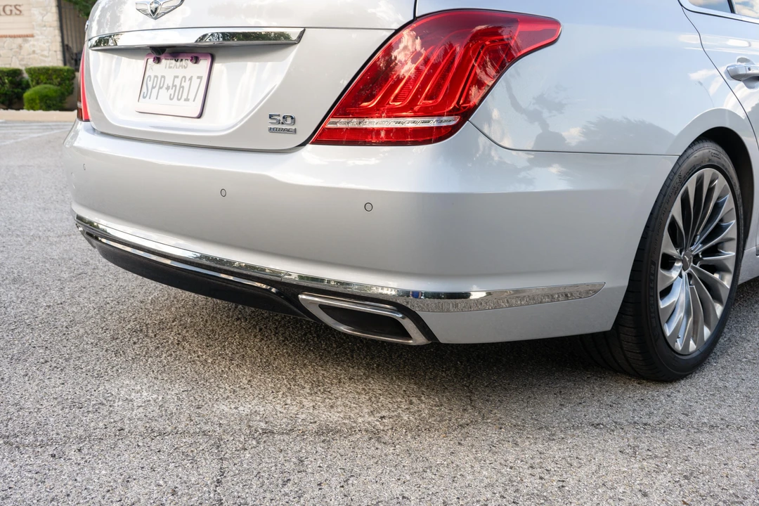 2017 Genesis G90 - Image 17 of 31