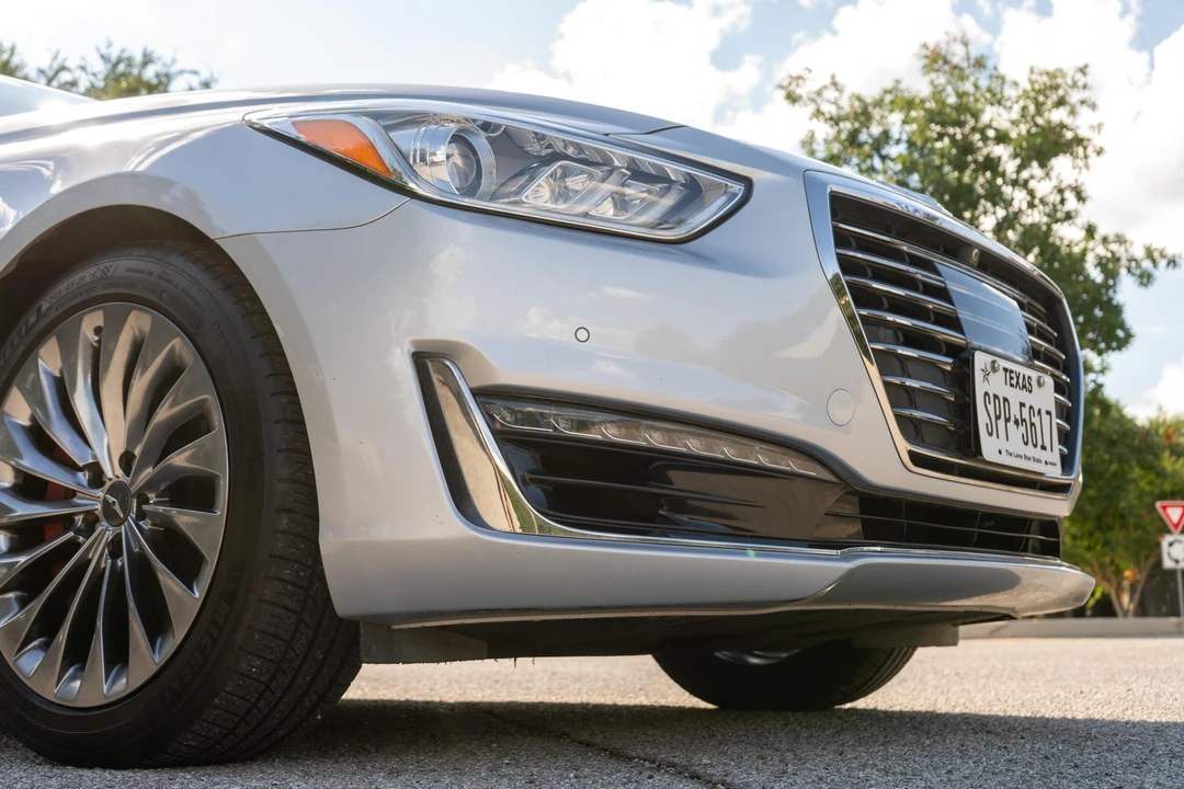 2017 Genesis G90 - Image 10 of 31