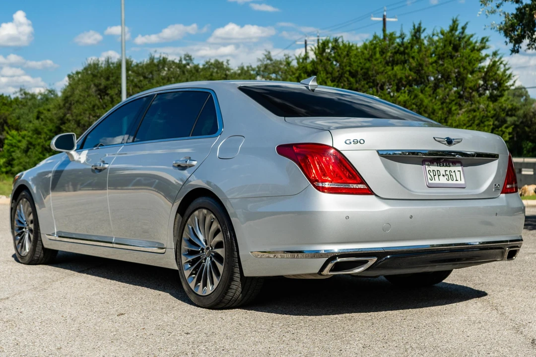 2017 Genesis G90 - Image 4 of 31