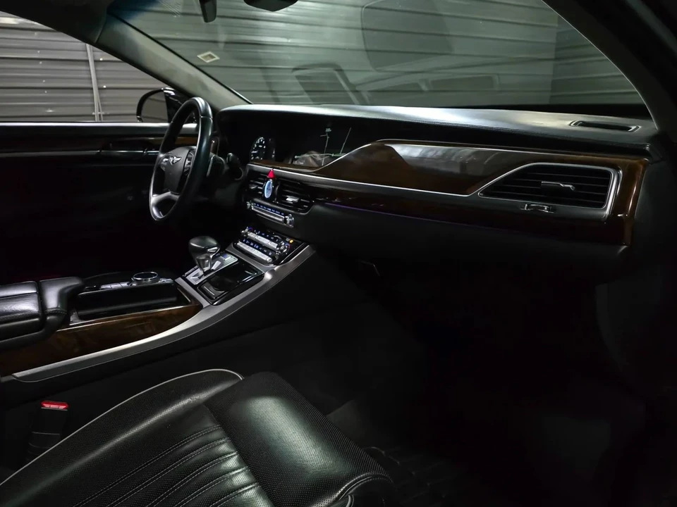 2017 Genesis G90 - Image 12 of 12