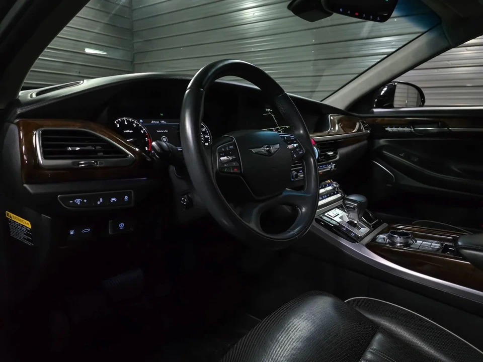 2017 Genesis G90 - Image 10 of 12