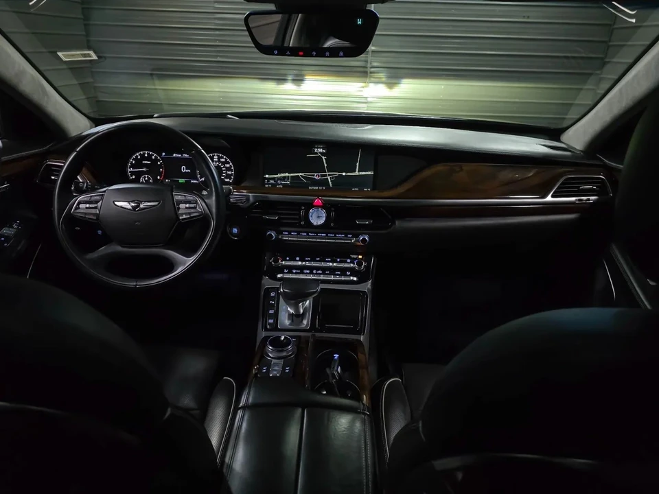 2017 Genesis G90 - Image 11 of 12