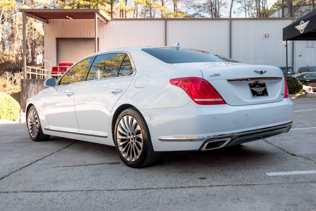 2017 Genesis G90 - Image 9 of 21