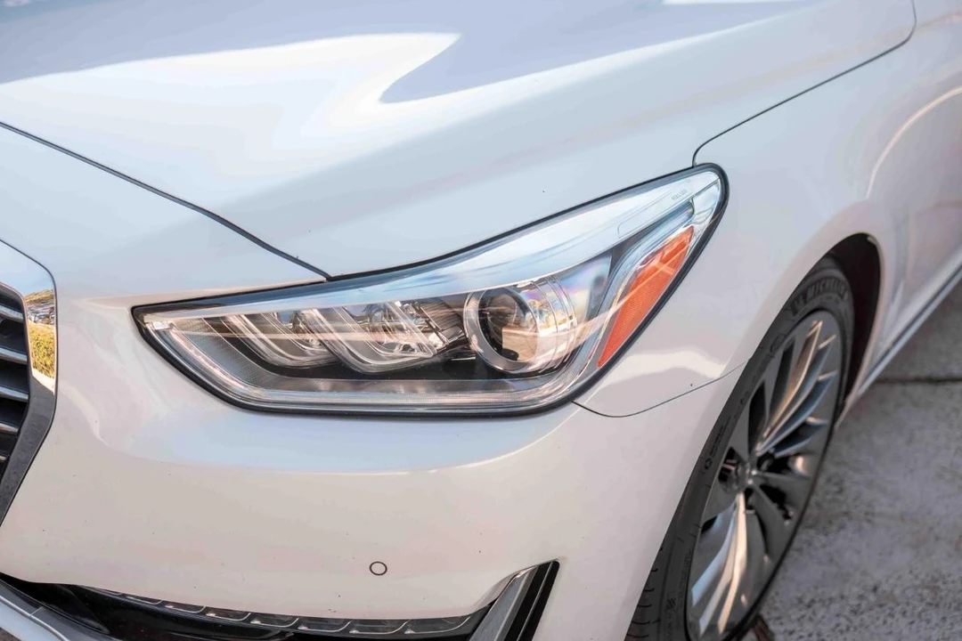 2017 Genesis G90 - Image 10 of 21