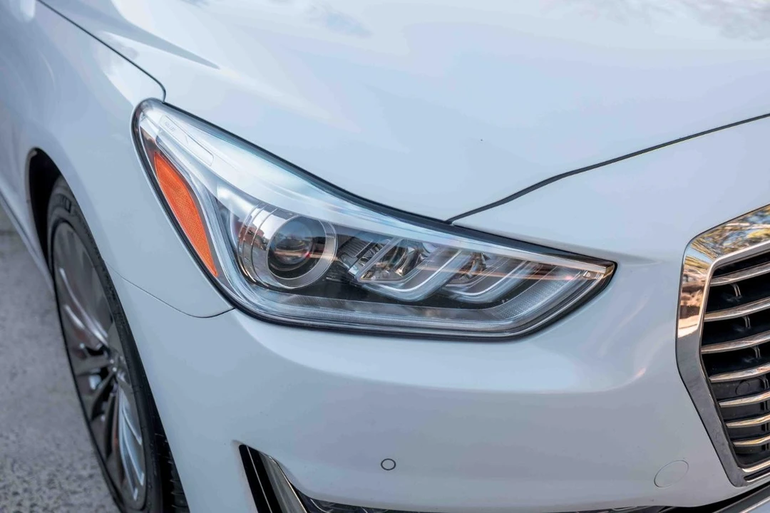2017 Genesis G90 - Image 13 of 21