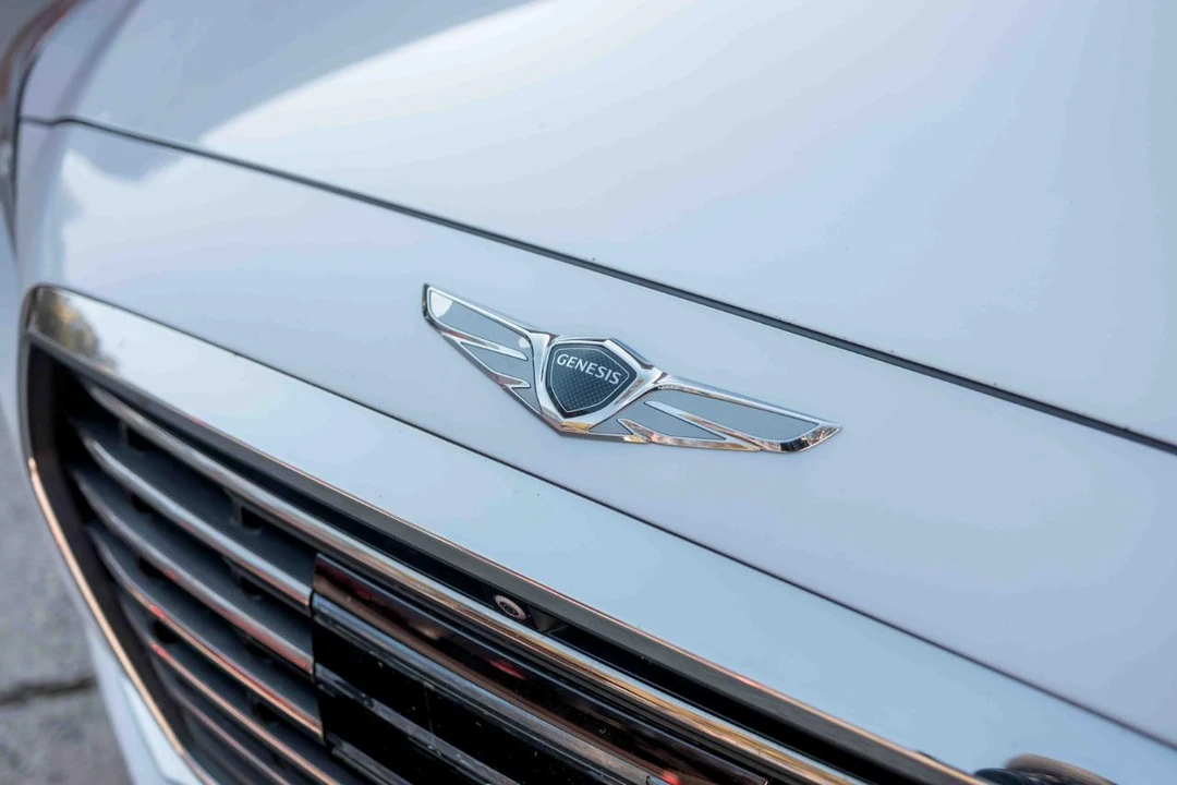 2017 Genesis G90 - Image 12 of 12