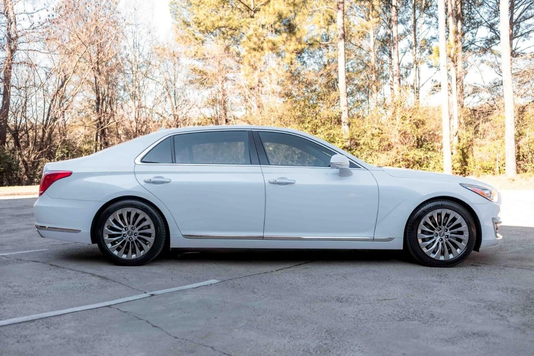 2017 Genesis G90 - Image 6 of 12