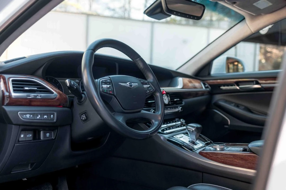 2017 Genesis G90 - Image 2 of 21