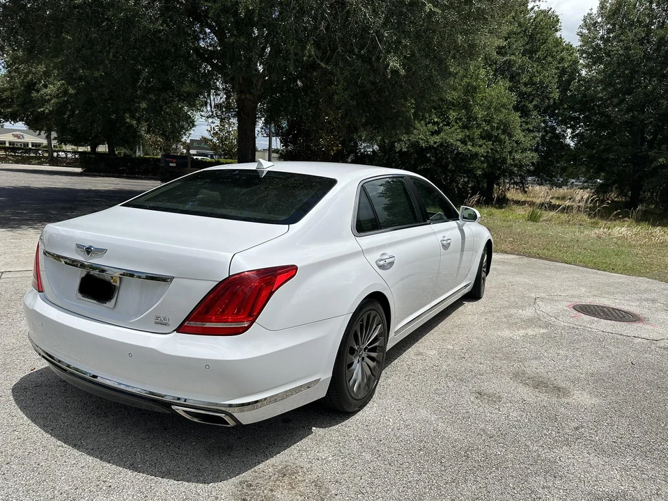2017 Genesis G90 - Image 9 of 31