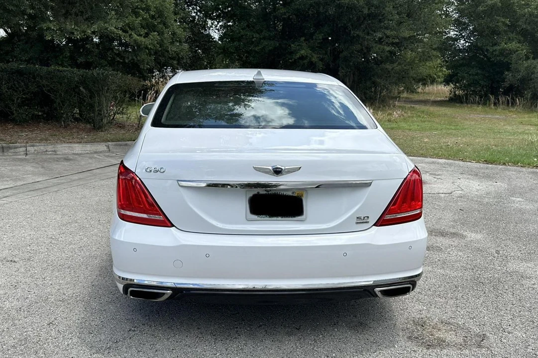 2017 Genesis G90 - Image 5 of 31