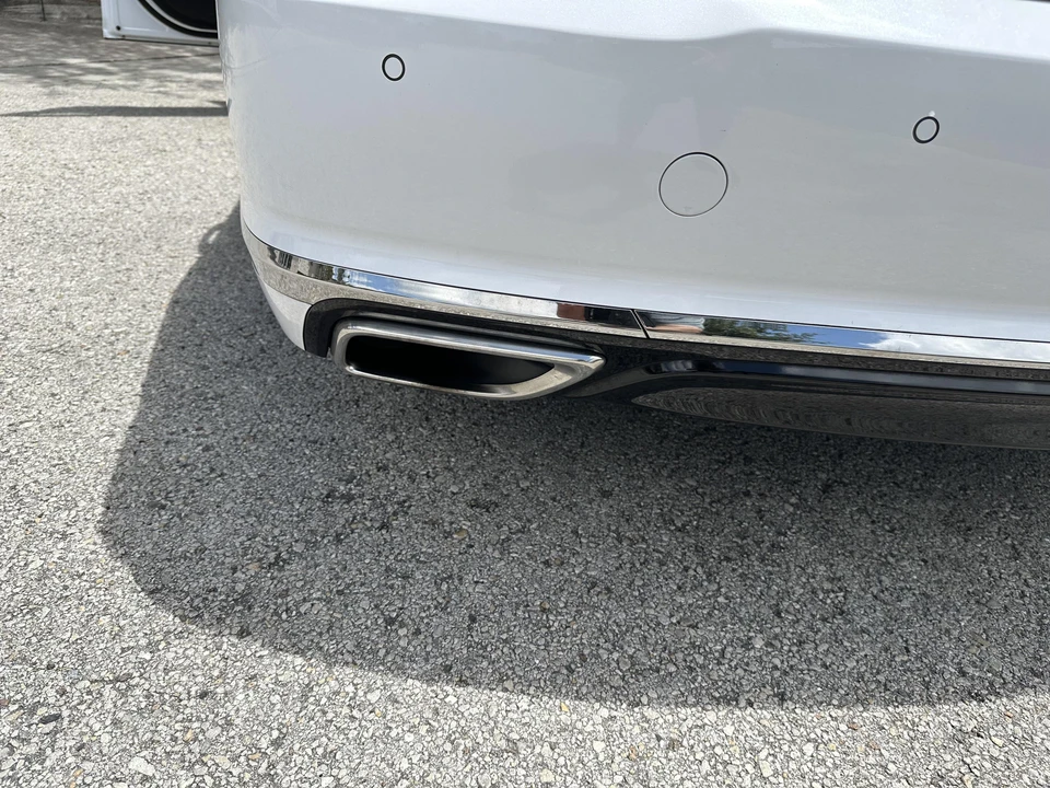 2017 Genesis G90 - Image 20 of 31