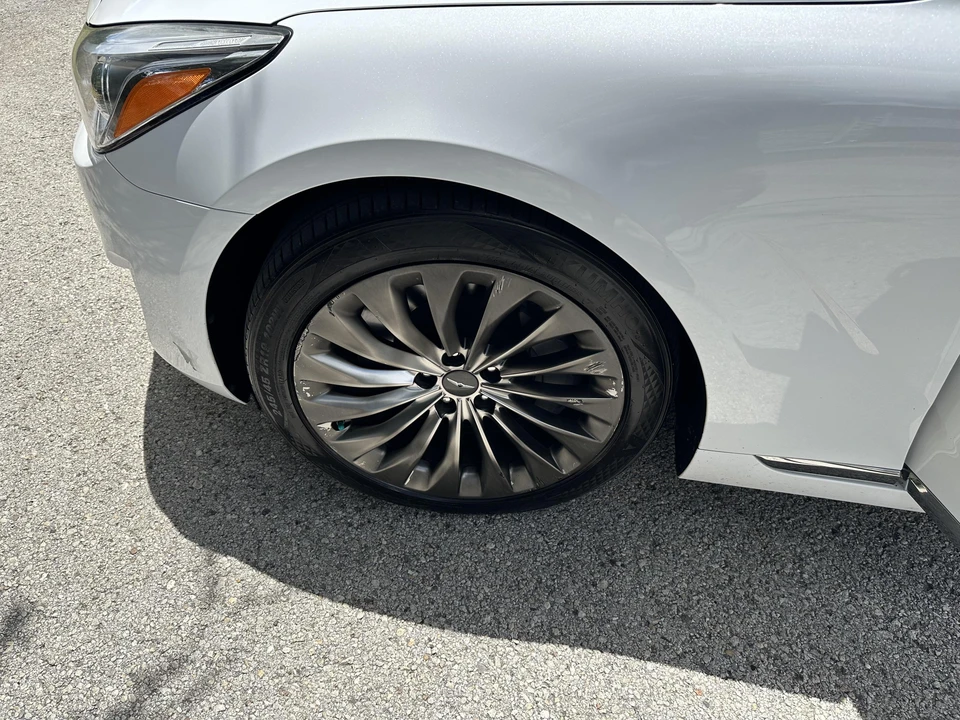2017 Genesis G90 - Image 28 of 31