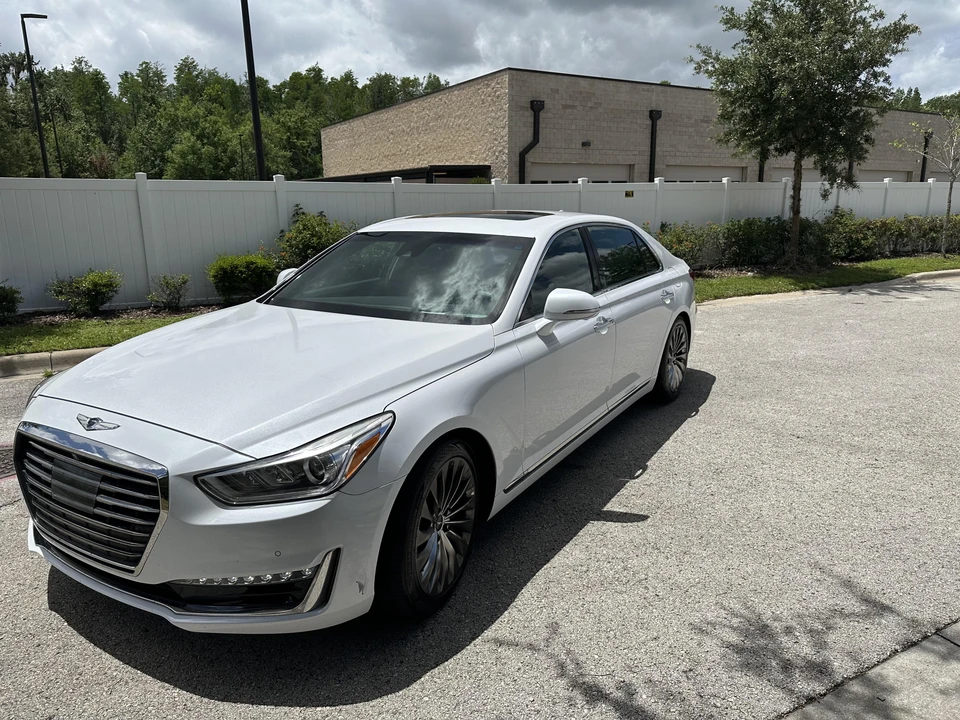 2017 Genesis G90 - Image 7 of 31